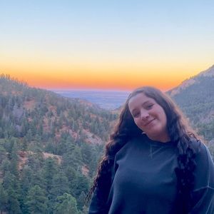 Meet your Posher, Julia